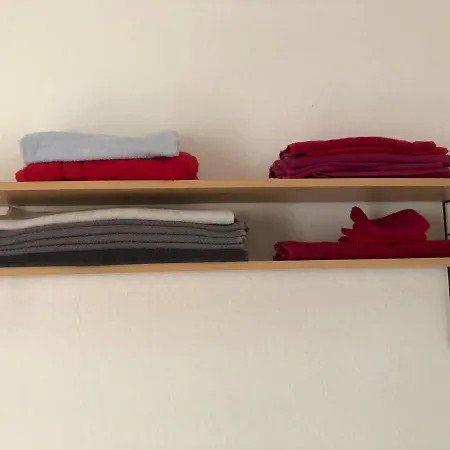Apartment 1a 3 Comfortable Room, Private Calm Apartment, Next To Center, Inclusive Private Car Park, Full Equipped Kitchen, 100mbps Wifi, One Minute To Tram Station, Smart Tv, Etc! Whatsapp Support, No Additional Costs!